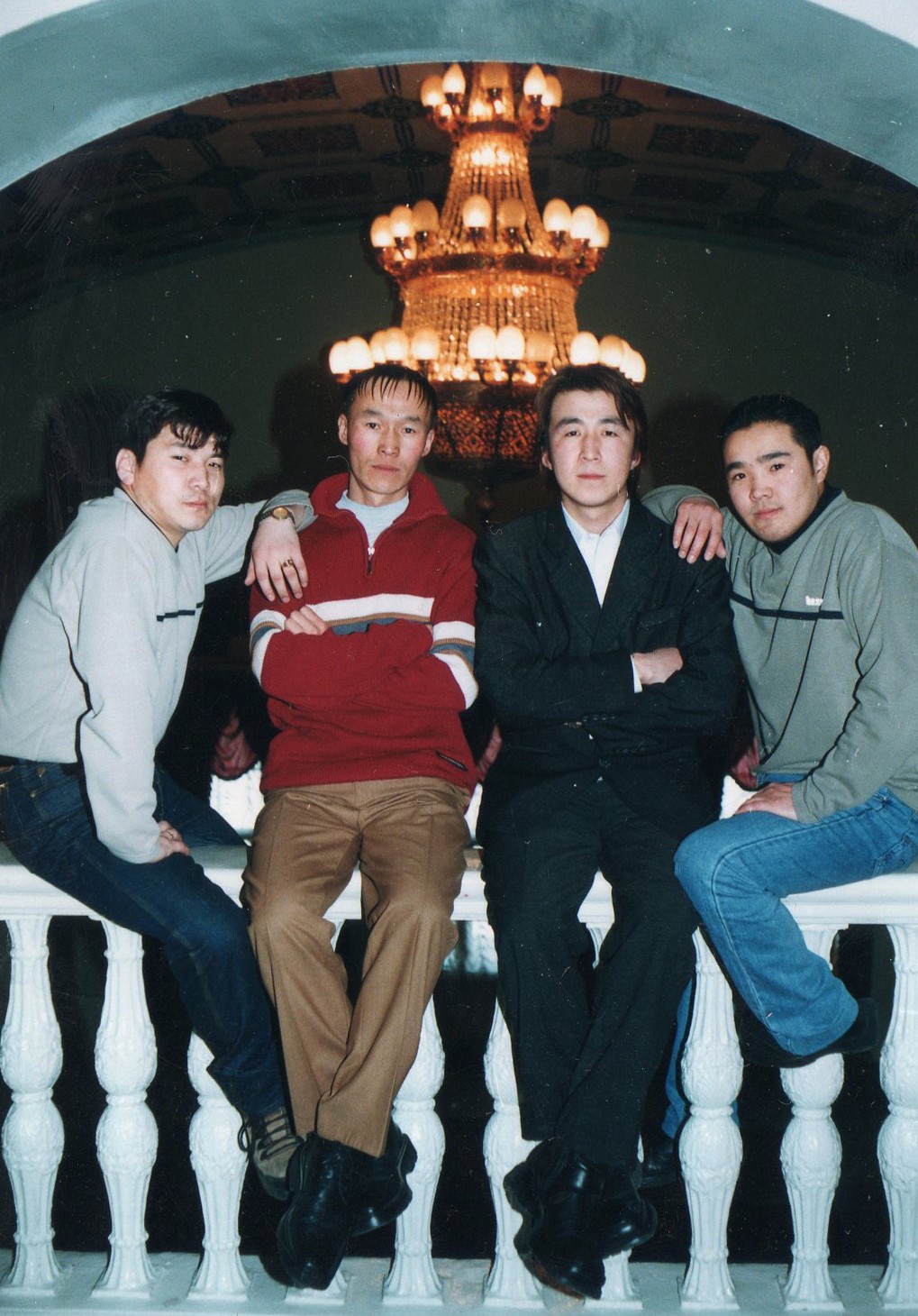 Нюанс хамтлаг байгуулагдсан өдөр 2001 он 12 сарын 15